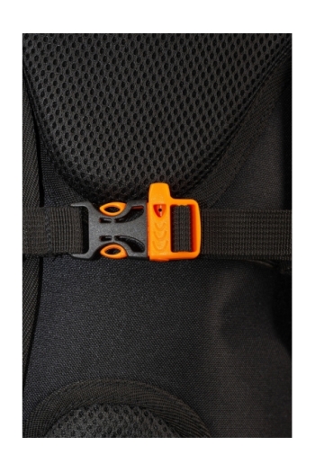 Zaino Trekking 28 Litri con Coprizaino [1099647f]